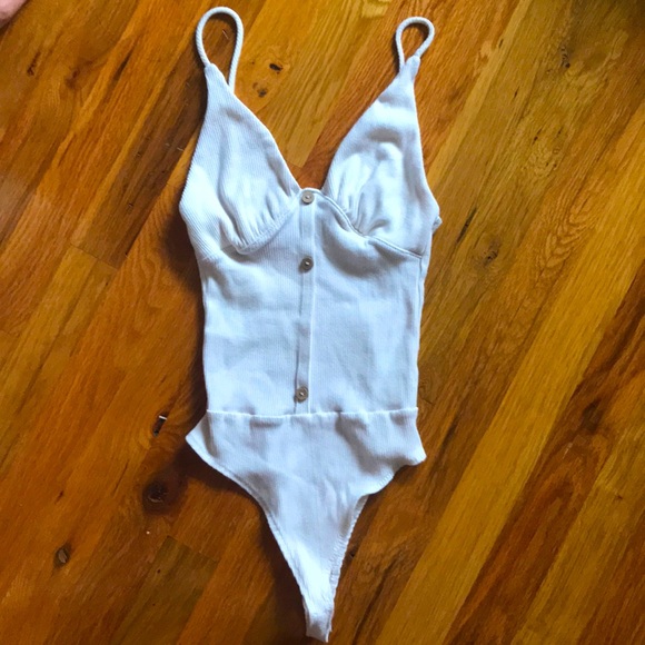 Forever 21 Tops - F21 ribbed white bodysuit w button size medium